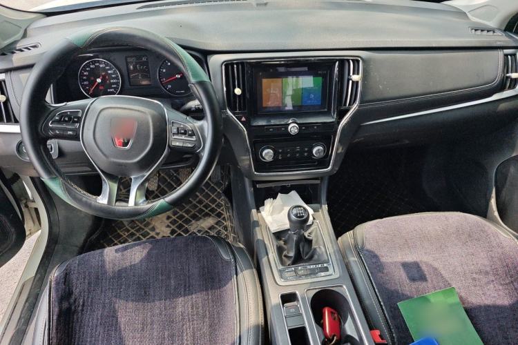 Used Roewe i6 2018 20T Manual Luxury Edition Center Console