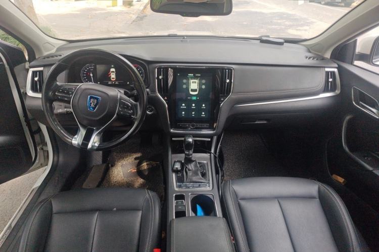 Used Roewe i6 2018 20T Automatic Internet ZhiZun Edition Center Console