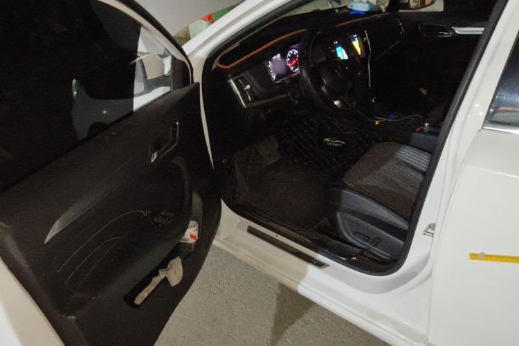 Used Roewe i6 2018 20T Automatic Internet ZhiZun Edition Driver Seat