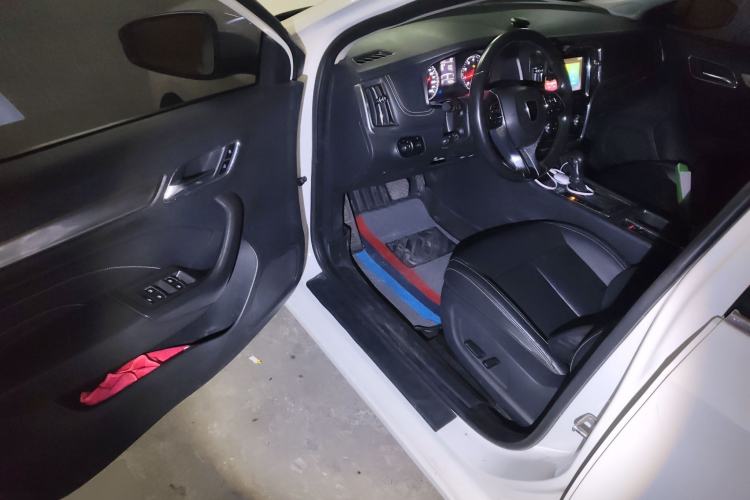 Used Roewe i6 2018 20T Automatic Internet ZhiZun Edition Driver Seat