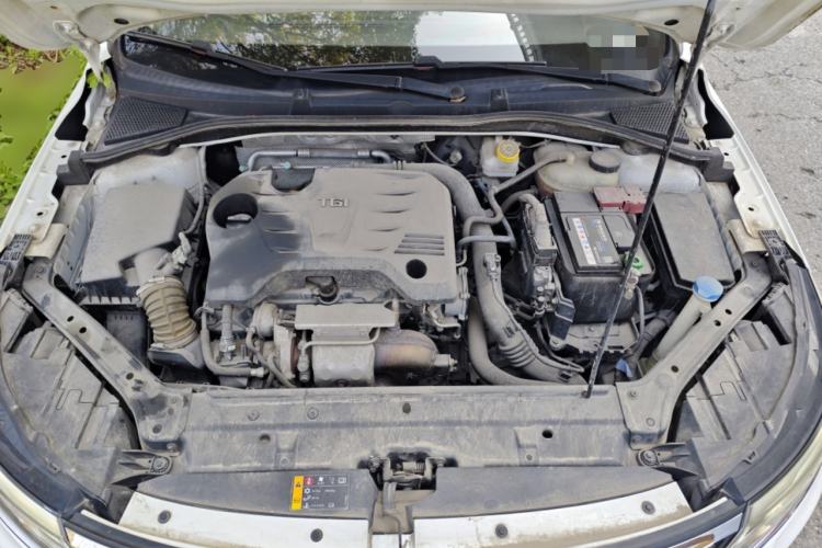 Used Roewe i6 2018 20T Automatic Flagship Edition Engine Bay