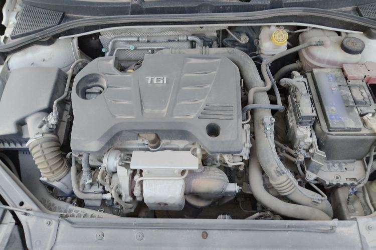 Used Roewe i6 2018 20T Automatic Internet ZhiZun Edition Engine Bay