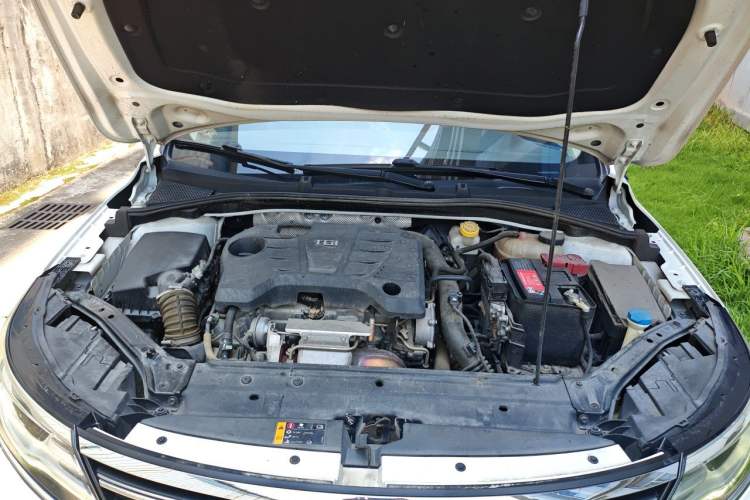 Used Roewe i6 2018 20T Automatic Flagship Edition Engine Bay