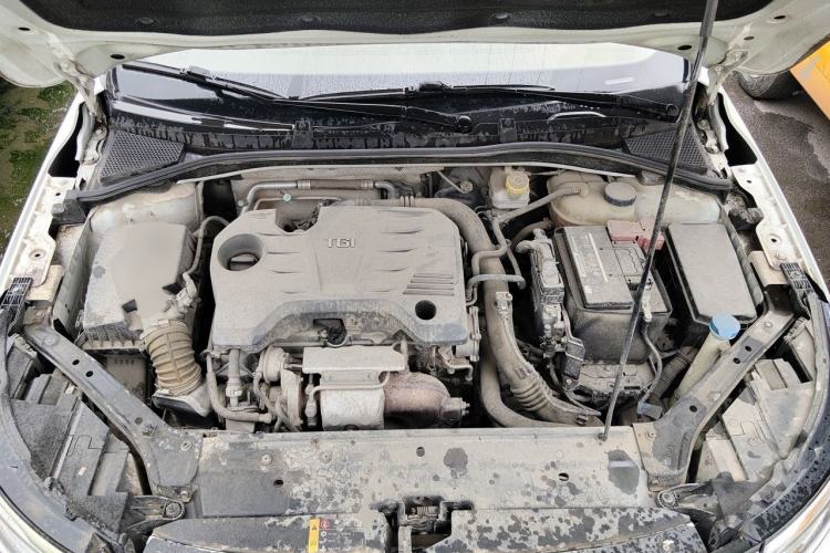 Used Roewe i6 2018 20T Automatic Internet Smart Edition Engine Bay