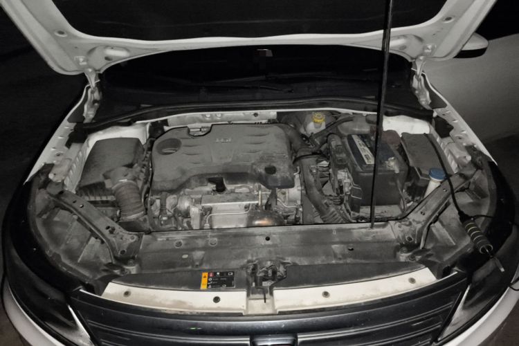 Used Roewe i6 2018 20T Automatic Flagship Edition Engine Bay