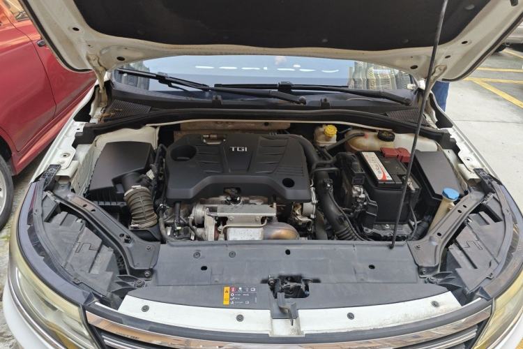 Used Roewe i6 2018 20T Automatic Flagship Edition Engine Bay