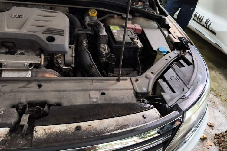 Used Roewe i6 2018 20T Automatic Flagship Edition Engine Bay Left