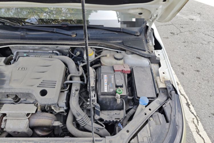Used Roewe i6 2018 20T Automatic Flagship Edition Engine Bay Left