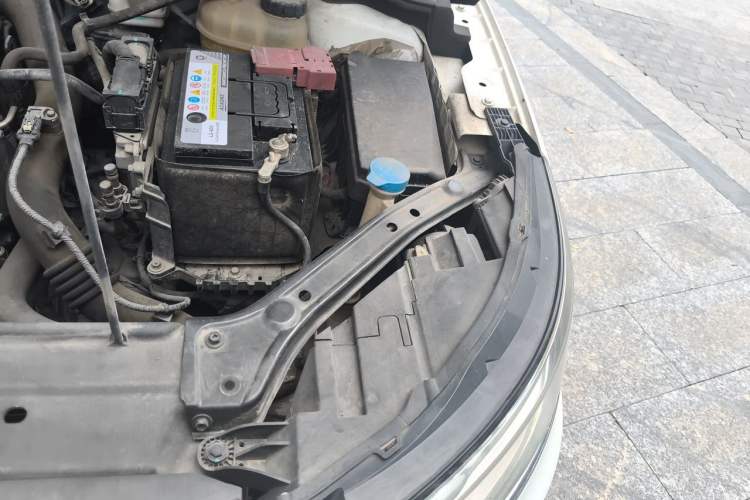 Used Roewe i6 2018 20T Automatic Flagship Edition Engine Bay Left