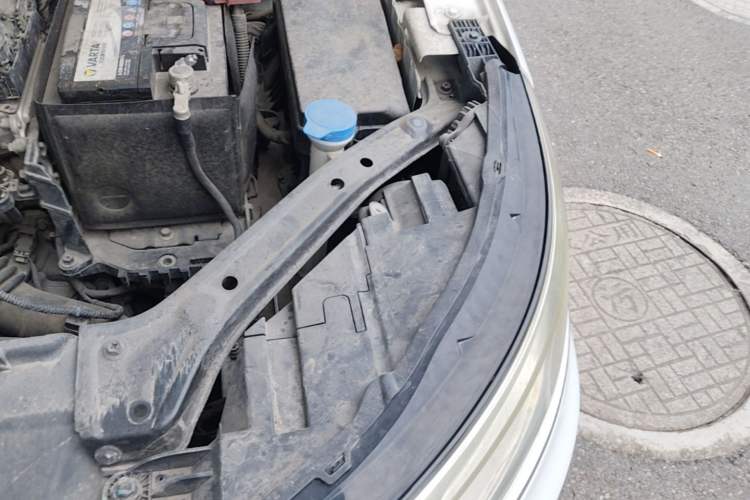 Used Roewe i6 2018 20T Automatic Flagship Edition Engine Bay Left