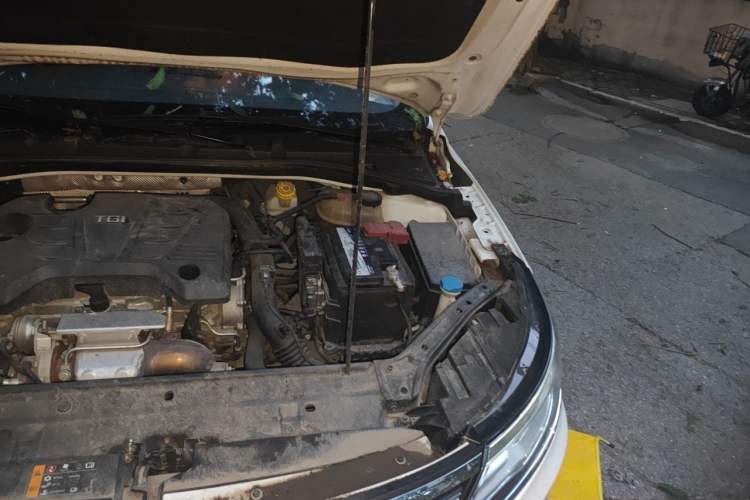 Used Roewe i6 2018 20T Automatic Flagship Edition Engine Bay Left