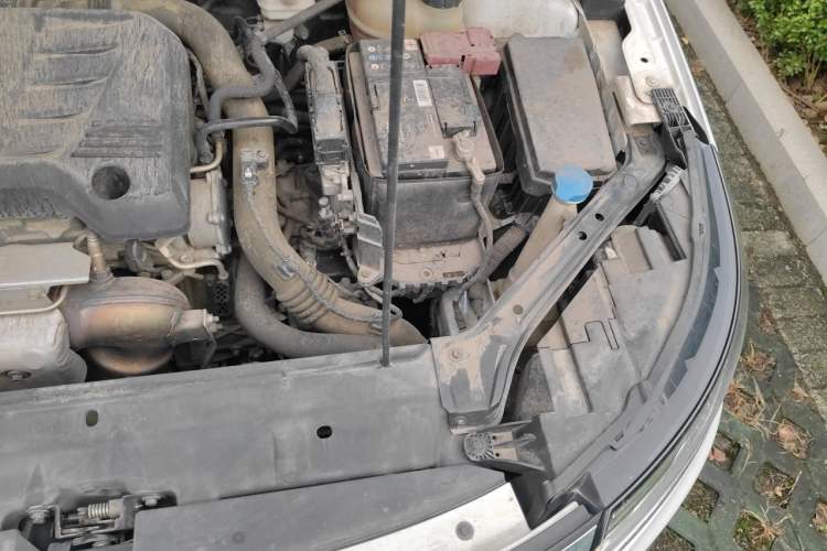 Used Roewe i6 2018 20T Automatic Flagship Edition Engine Bay Left