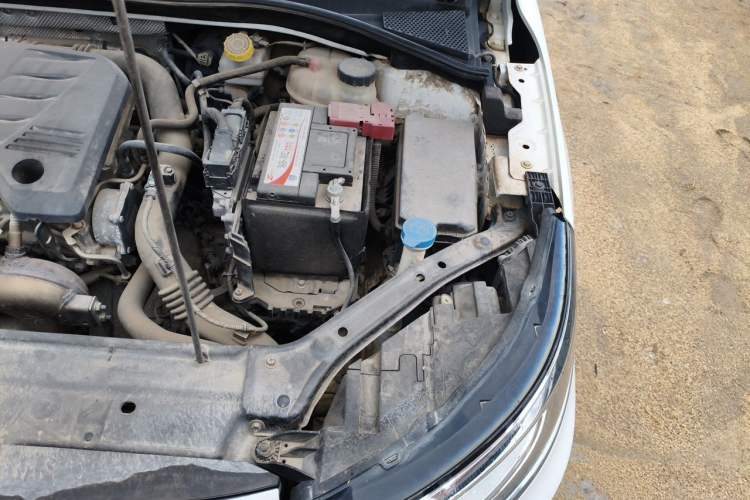 Used Roewe i6 2018 20T Manual Luxury Edition Engine Bay Left