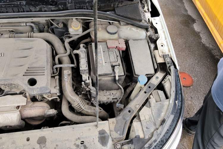 Used Roewe i6 2018 20T Automatic Internet Smart Edition Engine Bay Left
