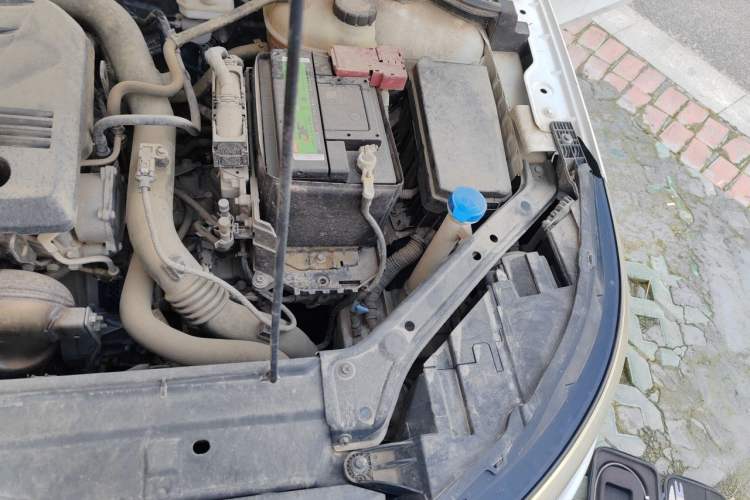 Used Roewe i6 2018 20T Automatic Flagship Edition Engine Bay Left