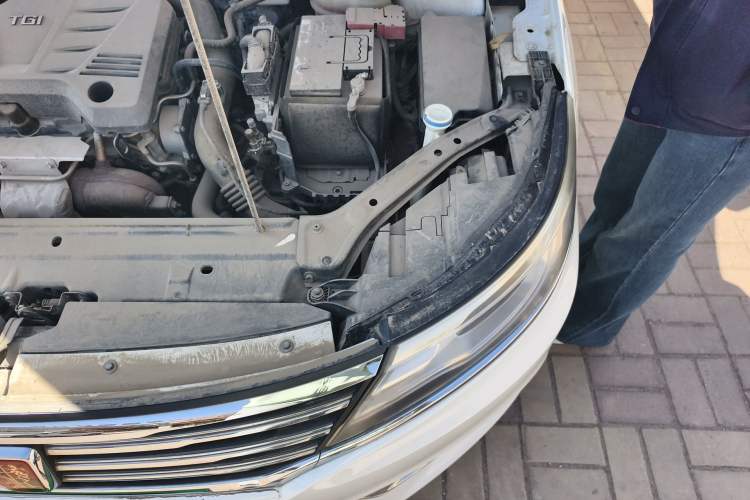 Used Roewe i6 2018 20T Automatic Flagship Edition Engine Bay Left