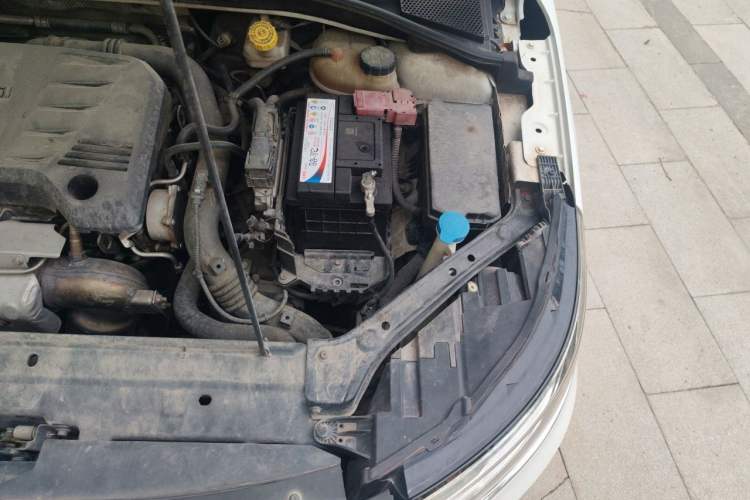 Used Roewe i6 2018 20T Automatic Internet Smart Edition Engine Bay Left