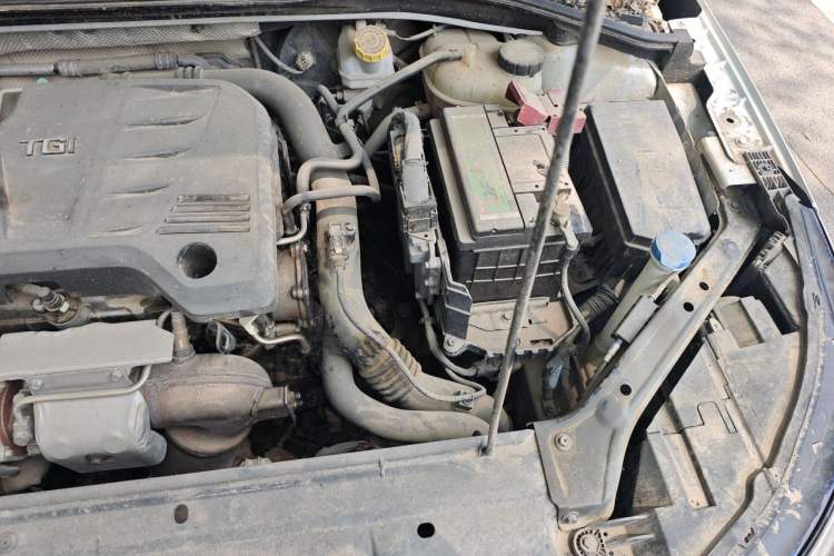 Used Roewe i6 2018 20T Manual Luxury Edition Engine Bay Left