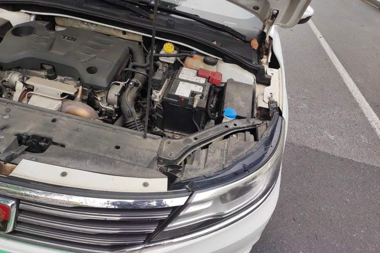 Used Roewe i6 2018 20T Automatic Internet Smart Edition Engine Bay Left