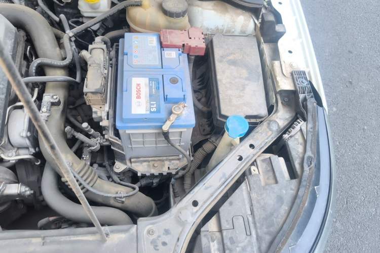 Used Roewe i6 2018 20T Automatic Internet Smart Edition Engine Bay Left