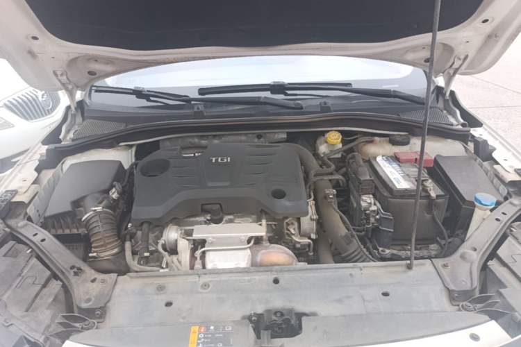 Used Roewe i6 2018 20T Automatic Flagship Edition Engine Bay
