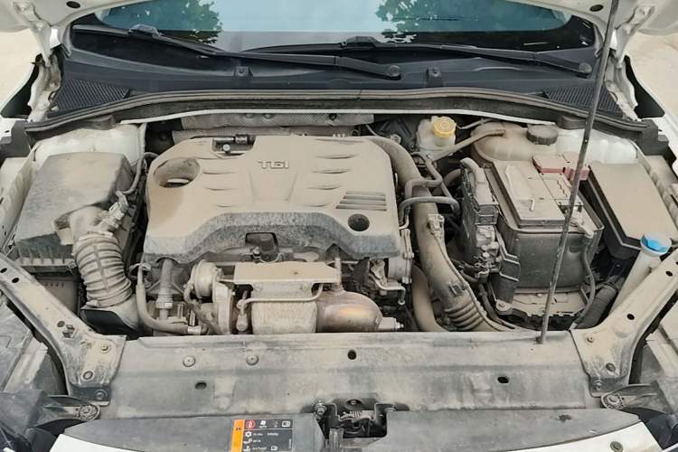 Used Roewe i6 2018 20T Automatic Internet ZhiZun Edition Engine Bay