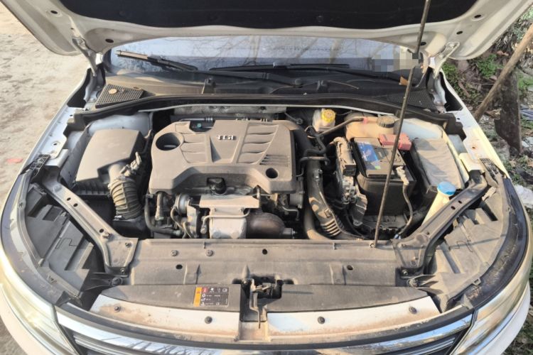 Used Roewe i6 2018 20T Automatic Flagship Edition Engine Bay
