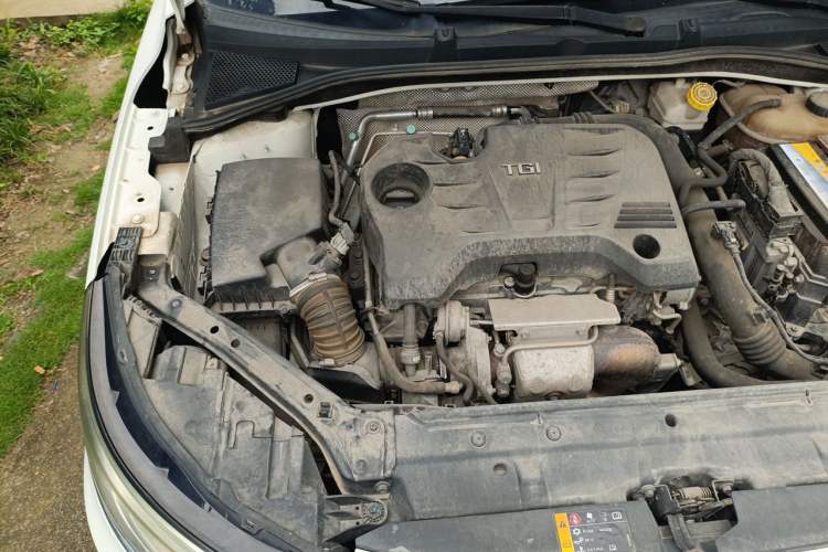 Used Roewe i6 2018 20T Automatic Flagship Edition Engine Bay Right