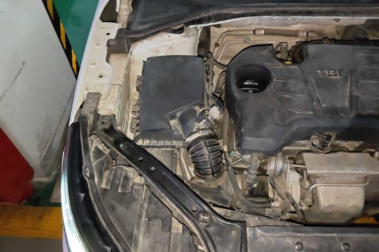 Used Roewe i6 2018 20T Automatic Flagship Edition Engine Bay Right