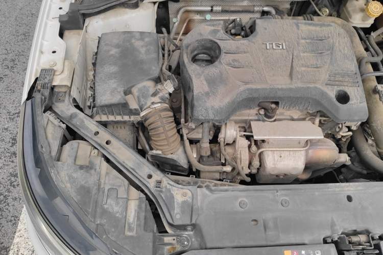 Used Roewe i6 2018 20T Automatic Flagship Edition Engine Bay Right