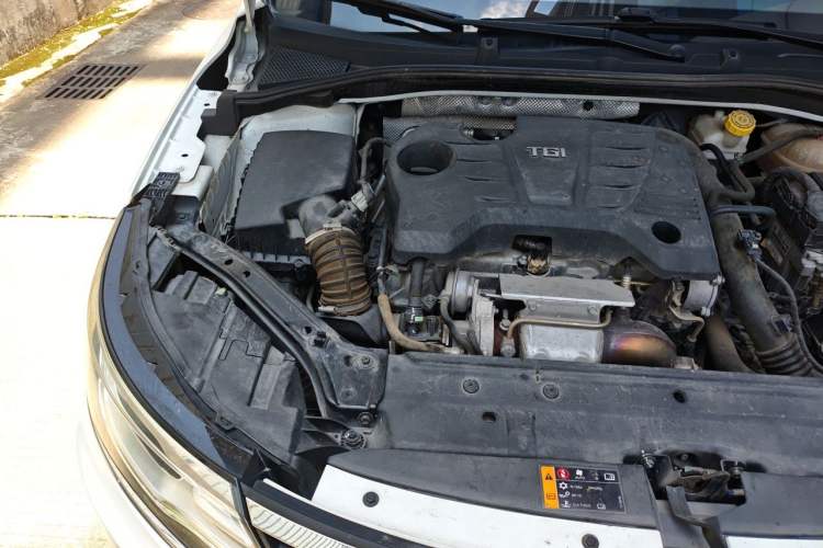 Used Roewe i6 2018 20T Automatic Flagship Edition Engine Bay Right