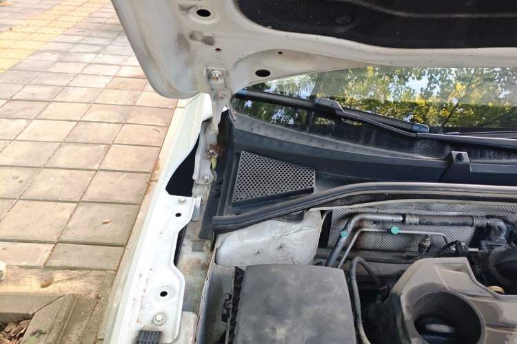 Used Roewe i6 2018 20T Automatic Flagship Edition Engine Bay Right