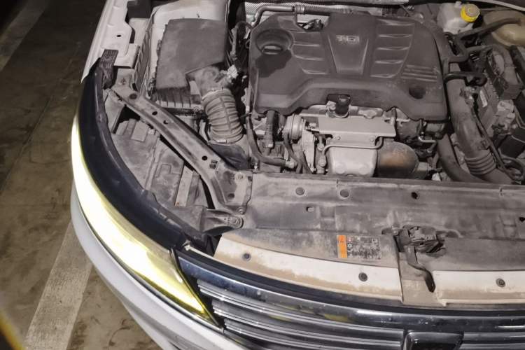Used Roewe i6 2018 20T Automatic Internet ZhiZun Edition Engine Bay Right