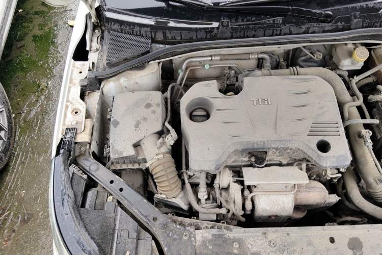 Used Roewe i6 2018 20T Automatic Internet Smart Edition Engine Bay Right