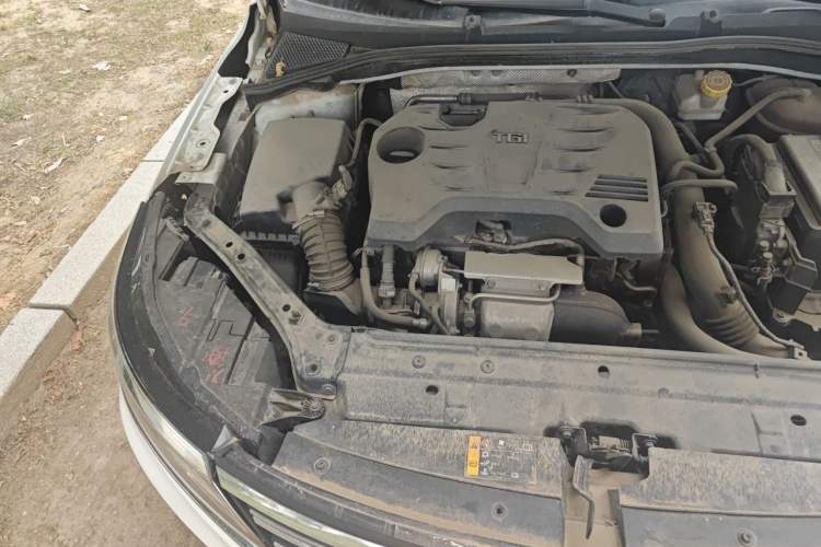 Used Roewe i6 2018 20T Automatic Internet ZhiZun Edition Engine Bay Right