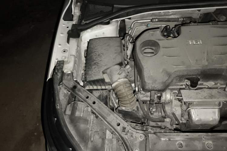 Used Roewe i6 2018 20T Automatic Flagship Edition Engine Bay Right