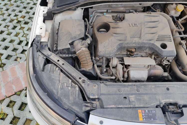 Used Roewe i6 2018 20T Automatic Flagship Edition Engine Bay Right