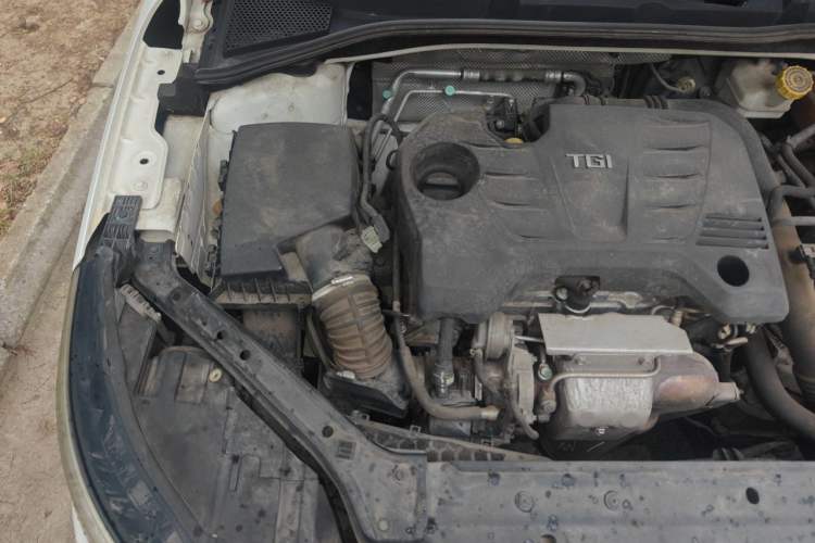 Used Roewe i6 2018 20T Automatic Flagship Edition Engine Bay Right