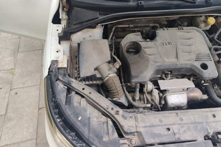 Used Roewe i6 2018 20T Automatic Internet Smart Edition Engine Bay Right