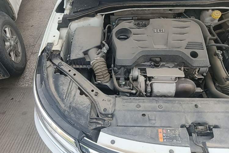 Used Roewe i6 2018 20T Automatic Internet ZhiZun Edition Engine Bay Right