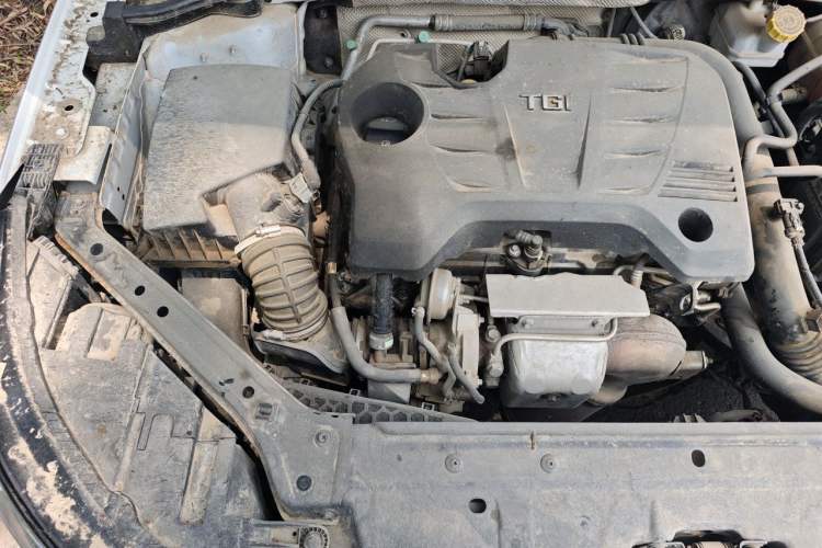 Used Roewe i6 2018 20T Manual Luxury Edition Engine Bay Right