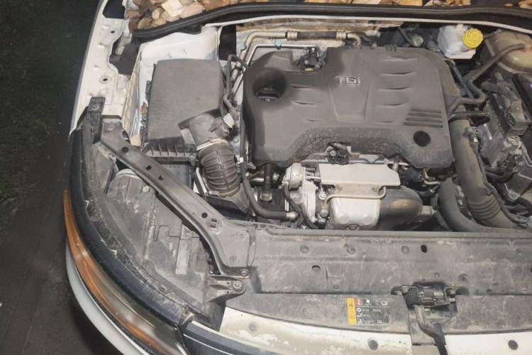 Used Roewe i6 2018 20T Automatic Flagship Edition Engine Bay Right