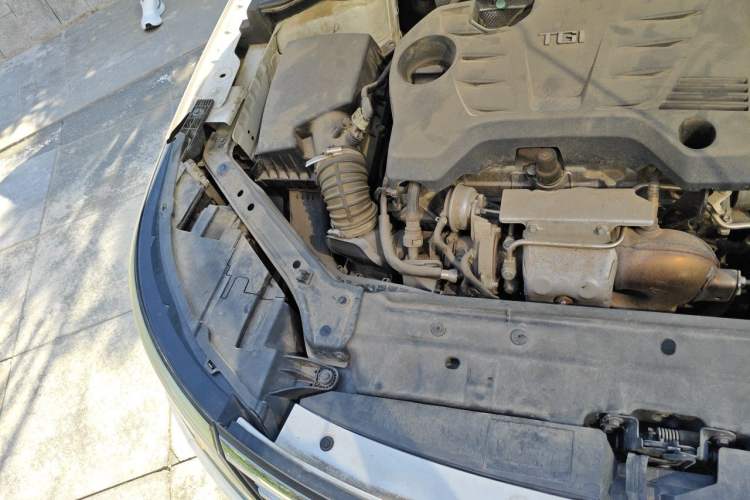 Used Roewe i6 2018 20T Automatic Flagship Edition Engine Bay Right