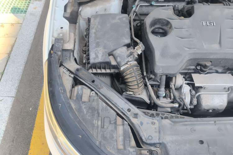 Used Roewe i6 2018 20T Automatic Internet Smart Edition Engine Bay Right