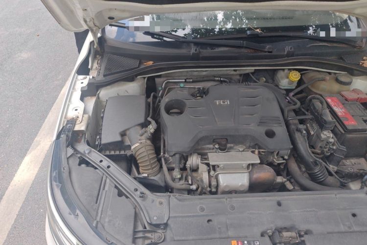 Used Roewe i6 2018 20T Automatic Internet ZhiZun Edition Engine Bay Right