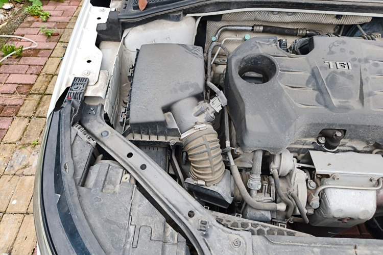 Used Roewe i6 2018 16T Automatic Internet Smart Edition Engine Bay Right