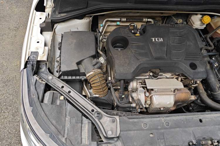 Used Roewe i6 2018 20T Automatic Flagship Edition Engine Bay Right