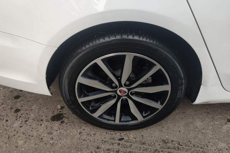 Used Roewe i6 2018 20T Automatic Flagship Edition Exterior 8