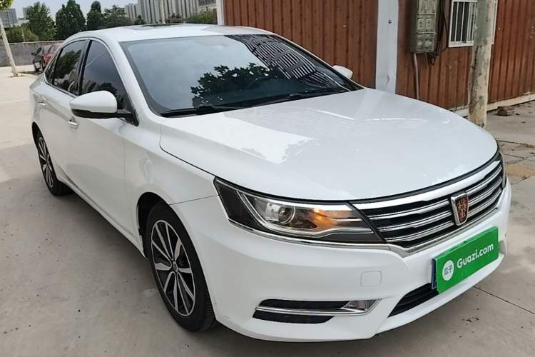 Used Roewe i6 2018 20T Automatic Internet ZhiZun Edition Front Right 45 Deg