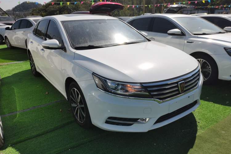 Used Roewe i6 2018 20T Automatic Flagship Edition Front Right 45 Deg